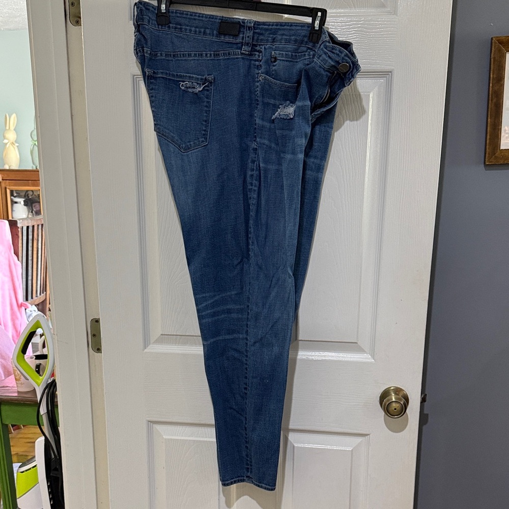 Dear John  Distressed Jeans 20W